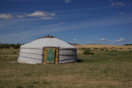 This is actually not the yurt of Dorion (I seemed not to have pictures of it!), but one somewhat close by.